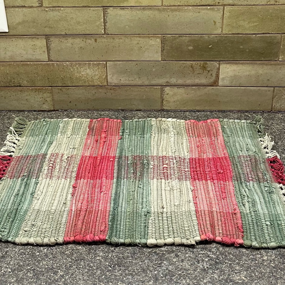 Red And Green Plaid Woven Placemats